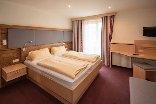 Hotel für einen erholsamen Urlaub. Alle Hotelzimmer mit grossen Balkon. Zimmer mit Bergblick.